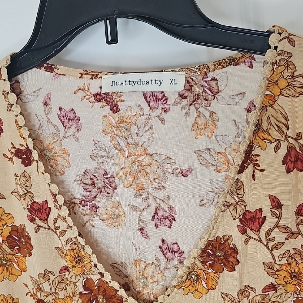 Floral Crochet Sleeve Blouse - Cream and Brown - Picture 6 of 8